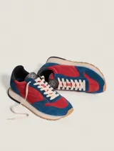 Championes Hoff modelo Fliunte, color azul y rojo, con detalles en blanco y suela marrón.