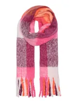 Bufanda tejida con flecos, de textura suave y formato largo, con diseño a cuadros en tonos rosado, bordó, naranja y blanco.