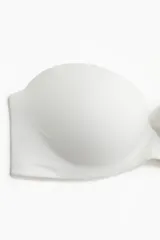 Soutien balconette super push-up de microfibra con copas muy acolchadas, aros y varillas de sujeción laterales.