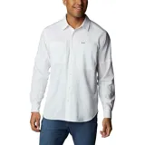 Camisa de manga larga Columbia modelo Silver Ridge en color blanco, con bolsillos frontales en el pecho, cierre de botones y protección solar.