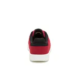 Championes urbanos Caterpillar modelo Pause Retro, color rojo con detalles en negro y suela blanca. Confeccionados en gamuza y lona, presentan un diseño minimalista con el logo de la marca en el lateral y la lengüeta.