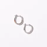 Par de aros tipo argolla de plata 925 con doble aro, uno liso y otro trenzado.