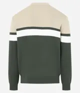 Suéter de punto con diseño de bloques de color horizontal en tonos beige, blanco y verde oscuro, cuello redondo y manga larga.
