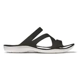 Sandalias Crocs Swiftwater de mujer, color negro con suela blanca. Presentan tiras cruzadas y una tira ajustable en el talón.