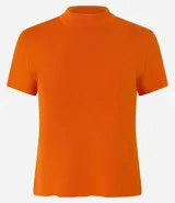 Blusa de punto color celeste, con cuello alto, manga corta y malla texturizada.