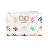 Billetera Guess modelo Emelie de formato compacto, color blanco con estampado multicolor de logos y motivos geométricos. Cuenta con cierre perimetral y logo metálico dorado en el frente.