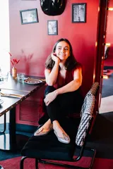 Bailarinas plateadas de napa con ribete metalizado a contraste, plantilla de piel y suela de cuero.