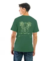 Remera verde de algodón con estampado de un motor de motocicleta en la espalda y la frase "True Mechanic Wear".