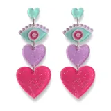 Par de aros colgantes con forma de ojo celeste con pupila rosa, corazón lila y corazón rosa con glitter. Cierre con forma de corazón celeste.