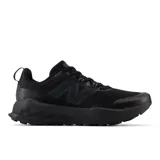 Championes de trail running New Balance modelo Garoé V2, color negro. Presentan entresuela con tecnología Fresh Foam X para mayor amortiguación, construcción superior sin costuras, tecnología Toe Protect para protección frontal y suela AT Tread con goma Hydrohesion para tracción en diversos terrenos.