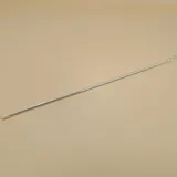 Pulsera de plata 925 de diseño minimalista y acabado pulido, con estructura rígida y cierre oculto.