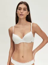 Soutien con aro color gris claro con textura y detalles de encaje.