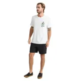 Remera Roark modelo Enjoy, color blanco, de manga corta y cuello redondo, con pequeño estampado gráfico en el pecho.