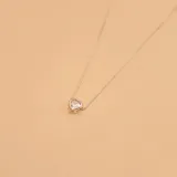 Collar de plata 925 con dije en forma de corazón engastado con una circonia central.