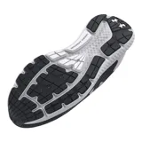 Championes de running Under Armour Charged Rogue 3, color negro con entresuela blanca y detalles plateados. Confeccionados con tejido de punto transpirable y entresuela Charged Cushioning para mayor amortiguación.