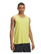 Musculosa deportiva color amarillo con perforaciones en los laterales y logo estampado en el pecho.