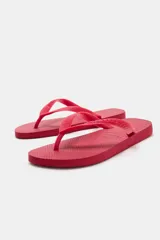 Sandalias planas Havaianas x Zara de diseño clásico tipo ojota, color marrón, con tiras texturizadas y suela de goma con relieve.