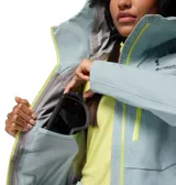 Chaqueta técnica de esquí Columbia Titanium, confeccionada en tejido de tres capas con tecnología Omni-Tech impermeable y transpirable. Presenta capucha integrada compatible con casco, ventilación en axilas, faldón antinieve, codos articulados y múltiples bolsillos funcionales, incluyendo bolsillo para forfait y gafas.