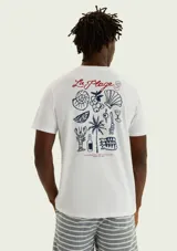 Remera blanca de manga corta y corte regular con estampa en la espalda de temática marina con ilustraciones y la inscripción "La Plage".