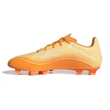 Championes de fútbol Adidas modelo F50 Messi Club, diseñados para terreno firme y césped artificial. Presentan un diseño en tonos naranja y amarillo con las icónicas tres tiras de la marca en blanco sobre el lateral.