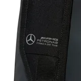 Bolso deportivo Adidas Mercedes AMG Petronas Formula One Team, color gris con detalles en negro y turquesa. Cuenta con múltiples bolsillos con cierre, correas acolchadas ajustables para hombros y correa ajustable con hebilla para el pecho.