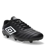 Championes de fútbol Umbro modelo Classico III HG, color negro con detalles en blanco. Diseño con cordones, superficie sintética texturizada y suela con tapones para césped.