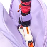 Mochila deportiva color lila, confeccionada en material textil con acabado ligeramente arrugado. Presenta un diseño funcional con compartimento principal amplio, bolsillo frontal con cierre, compartimento inferior independiente para calzado y bolsillos laterales. Incluye tirantes ergonómicos ajustables, asa superior y espaldera acolchada con diseño anatómico para mayor ventilación.