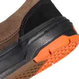 Championes Vans Skate Era Wafflecup, modelo de skate rediseñado con construcción resistente. Presenta una combinación de colores negro y marrón, con detalles en naranja en la suela y el logo. Incluye refuerzo DuraCap para mayor durabilidad y plantilla PopCush para protección contra impactos.