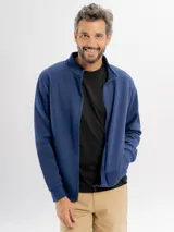 Campera de felpa azul con cierre frontal completo, cuello alto y puños acanalados.