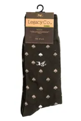 Medias verde militar con diseño estampado de palos de cartas (espadas), caña alta y punteras en color tostado.