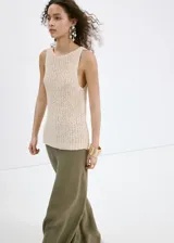 Pantalón wide leg de tejido fluido en color verde militar, con cintura elástica ajustable y cordón.