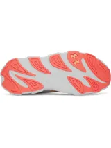 Championes de running Under Armour modelo Halo Runner SE, color blanco con detalles en naranja y amarillo. Presentan amortiguación reactiva UA HOVR+ para mayor retorno de energía y una suela de goma duradera diseñada para brindar tracción y estabilidad en asfalto.