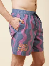 Short de baño estampado con cintura en contraste.