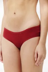 Bombacha clásica color borgoña, de algodón con lycra.