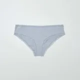 Pack de dos culottes de algodón color gris, con borde de encaje festoneado en la cintura y en los cortes de las piernas.