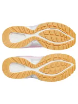 Championes Under Armour modelo HOVR Apparition, con diseño retro inspirado en el running. Presenta una combinación de malla blanca y refuerzos de gamuza en color rosado, con el logo de la marca en el lateral y suela de goma con tecnología de amortiguación HOVR.