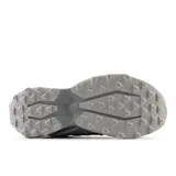 Championes New Balance Tektrel color gris con detalles en negro, de estilo trail.