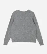 Suéter de punto color beige con cuello redondo, manga larga y aplicaciones de perlas distribuidas por toda la prenda. Presenta puños y ruedo acanalados.