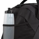 Bolso deportivo Puma Fundamental Sport, color negro con detalles en blanco, correas de mano y bolsillo lateral de red.