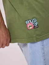 Remera blanca de algodón con estampado en el frente y la espalda. Corte oversized.