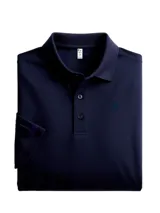 Chomba azul marino de piqué con cuello clásico, tapeta de tres botones y logo bordado en el pecho.