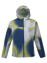 Campera deportiva con capucha Under Armour Velocti Storm, con estampado abstracto en tonos blancos, azules y amarillos. Cuenta con cierre frontal y bolsillos laterales con cierre.