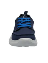 Championes Hush Puppies modelo Alfie Lace, color azul marino con cordones en azul brillante y suela de goma EVA blanca. Presentan un diseño de tela con costuras reforzadas en la puntera y tecnología de confort en la plantilla.