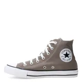 Championes de lona Converse modelo Chuck Taylor All Star, de caña alta, color taupe con cordones blancos y suela de goma blanca con detalles en negro.
