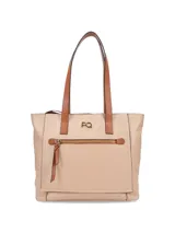 Cartera tipo shopper de cuero vacuno color nude con doble asa de hombro color marrón. Tiene logo metálico de la marca en el frente y cierre superior.