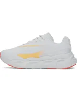 Championes de running Under Armour modelo Halo Runner SE, color blanco con detalles en naranja y amarillo. Presentan amortiguación reactiva UA HOVR+ para mayor retorno de energía y una suela de goma duradera diseñada para brindar tracción y estabilidad en asfalto.
