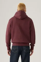 Hoodie color bordó con logo "Levi's" bordado en el pecho, capucha con cordón ajustable, bolsillo canguro y puños y dobladillo acanalados.
