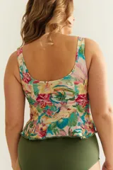 Top musculosa con estampado de hojas de palmera y flores, con nudo regulable en el escote y bolsillo interno para colocar copa removible o prótesis externa.