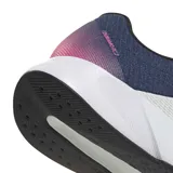 Championes de running Adidas Duramo RC2, color azul marino con las icónicas tres tiras laterales en blanco y detalles en rosa en la lengüeta. Presentan una parte superior de malla transpirable y mediasuela con tecnología Lightmotion para mayor amortiguación.