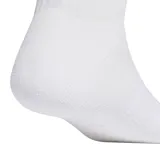 Pack de tres pares de medias cortas Adidas en color blanco, con el logo de la marca estampado en negro en la punta.